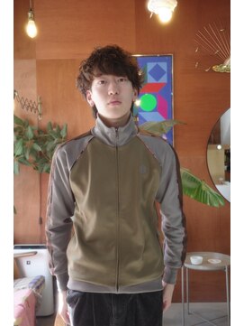 エディ(Edy) マッシュウルフ波巻きスパイラルパーマメンズパーマ眉毛カット