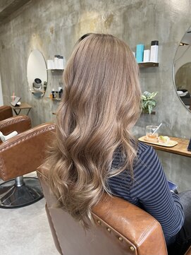 ノエル ヘアー アトリエ(Noele hair atelier) ☆ムラ直しからミルクティーベージュ☆