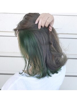 ルッツ(Lutz. hair design) シルバー×グリーンインナー