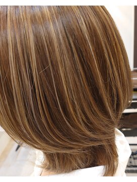 ビスポーク(BESPOKE) 20代30代40代大人可愛いミルクティーベージュハイライト