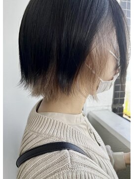 リグ 横浜(Lig.) ショートケアブリーチホワイトインナーカラー