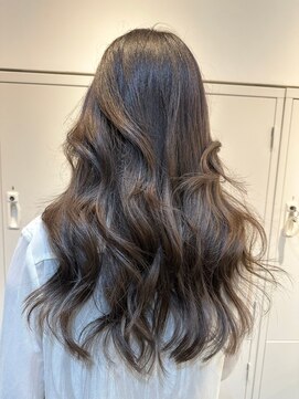 ジーナ セントラル銀座(Zina) レイヤーカット＊アッシュベージュ【ZinaCENTRAL】