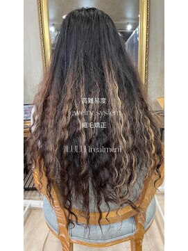 アンフィシュピトロワ(AnFye spi tlow) 高難易度縮毛矯正でツヤッツヤの艶髪【表参道】【縮毛矯正】