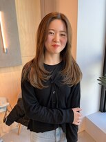 シダ(sida SAIIN)&nbsp;20代30代ブリーチなし明るめベージュレイヤーセミディ