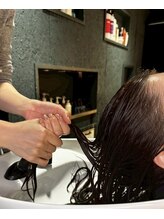 芯から潤う髪へ、ケイ素で整える前準備