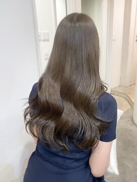 レア 表参道(L'ea) ・大人ガーリーダークアッシュ似合わせカットミディアムレイヤー