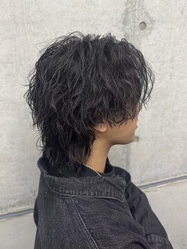 オーシャントーキョー ホワイト 原宿(OCEAN TOKYO WHITE) センターパートウルフツイストスパイラルパーマ縦落ちスパイラル