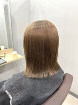 カミエ(kamie)&nbsp;ベージュミディアム × 上質な艶感