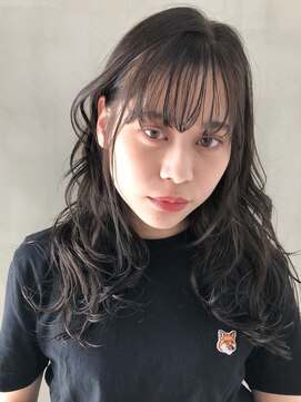 ミィ 表参道(mee.) 【mee.】 大人可愛い 黒髪ウェーブ