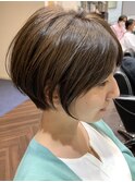 イメチェン ホワイトブロンド 外ハネボブ 美髪 ワイドバング
