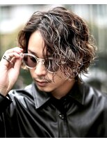 フィフス(fifth) 波巻きスパイラルパーマセンターパートマッシュウルフヘアカット