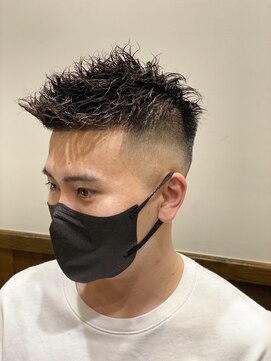 ヒロギンザバーバーショップ 神楽坂店(HIRO GINZA BARBER SHOP) ツイストパーマ　スキンフェード