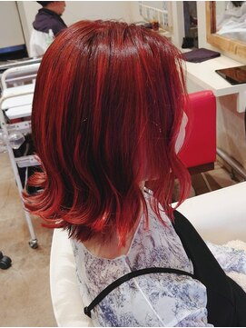 ランプヘアー(LAMP HAIR) 派手可愛い暖色系ピンク黒髪バレイヤージュ外ハネくびれボブ