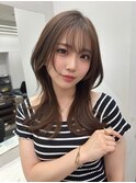 大人可愛いグレージュ20代30代40代小顔ウルフレイヤーセミディ