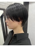 毛束感×ショートマッシュ×耳掛け