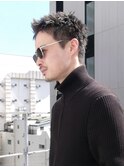 センターパートニュアンスパーマ刈り上げツーブロックメンズヘア