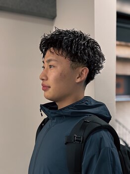 エクスプロア デザイン アクト 三鷹(EXPLORE DESIGN ACT.)の写真/【品格と清潔感を兼ね備えたメンズカット】堅すぎず、それでいて信頼感を与える絶妙バランス[三鷹/三鷹駅]