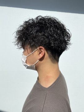 ヨルプラスディ(yoru+D) ツーブロックマッシュ×ツイスパ