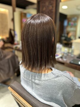 透明感ブラウンベージュ/レイヤーカット/艶髪/ミディアム