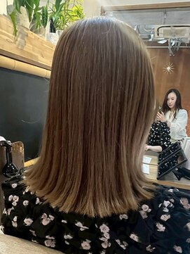 ヘアリゾート粋 リマ 銀座店(lima) 透明感カラー/ミルクティーベージュ/切りっぱなしミディ