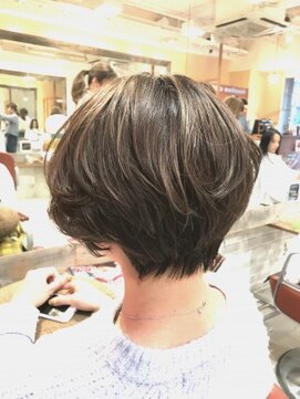 ネオリーブ コパン 鶴見店(Neolive copain) ナチュラルショート×ハイライトベージュ  neolivecopain