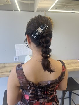 リジー(Litzy) お呼ばれヘア/ポニースタイル