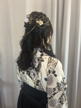 エン(EN) ハーフアップ×袴スタイル