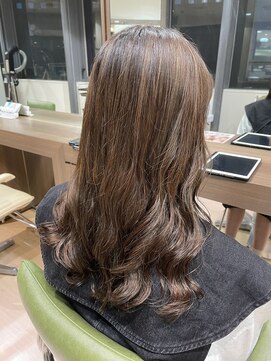 アウラ(AURA) コテ巻き韓国風パーマ