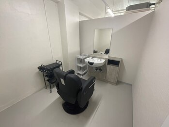 ラソヘアー(Lazo hair)の写真/【名駅/伏見】個室サロンでプライバシーを守りながら、専門のスタイリストが対応＊お悩みも相談しやすい◎