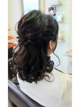 リルイー(Lil.E) ハーフアップ