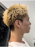 金髪ブリーチ垢抜けスパイキーショート×ハイトーンカラー