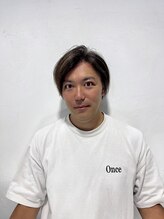 井藤圭一【明るい白髪染め、ブリーチカラー、縮毛矯正、髪質改善】悩める方のお任せスタイルが得意です。