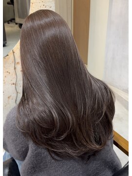 ティム(tim) モカグレージュ/レイヤーカット/グレージュ/ブリーチなし