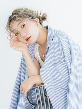 ソース 梅田(SOURCE) 艶髪ハイトーン♪お団子ボブアレンジ