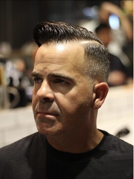 キングスマントーキョー 三鷹店(KINGSMAN TOKYO) アップバング / ツーブロック / スキンフェード[三鷹/バーバー]