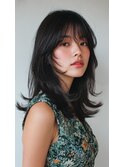 ミディアムレイヤーナチュラルブラウン顔周りカット