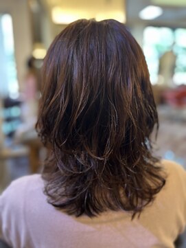 ヴァンファミリー アピタ福井飯塚店(Vanfamily) ミディアムレイヤー パーマスタイル