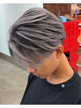 リップス 吉祥寺店 (LIPPS) ホワイトシルバーアッシュバレイヤージュツーブロセンターパート