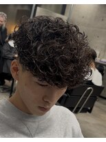 イーラ アメ村店(era)&nbsp;スペインカール　ツイストスパイラル眉カットメンズパーマ