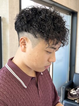 トリコ(ToricO) テーパーフェード/ルーズパーマ/ツイストスパイラルパーマ