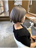 ショートボブ×シルバー×エンドカラーブラック