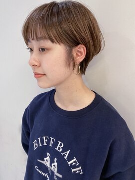 サーカス バイ ビュートリアム 青山(CIRCUS by BEAUTRIUM) 30代　40代　50代　耳かけショート　前髪あり　マッシュショート