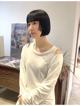 ヘアーアイストゥーレ(HAIR ICI TRE) ぷつボブ ミニボブ 姫カット ワイドバング 艶カラー/桜桃