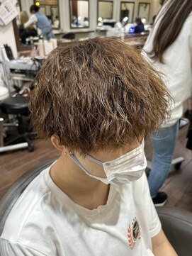 ヘアーアンドメイク ビス(HAIR&MAKE bis) ツイストスパイラルパーマ【中西思実】