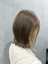 シャワー(SHOWER)&nbsp;インナーカラーミルクティーベージュケアブリーチミディアムボブ