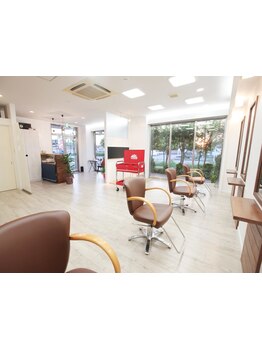 【岡崎市】1人1人に似合うヘアをご提案◎落ち着いた空間でリラックスできると好評のプライベートサロン☆