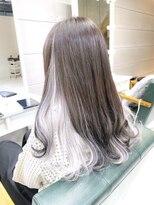 デイズ(days)&nbsp;インナーカラーホワイトカラー　アッシュシルバーカラー