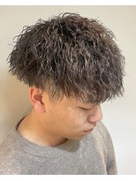 フリーク バーバーショップ 都島店(FREAK BARBER SHOP) 黒髪縦落ちツイストスパイラルパーマ王道マッシュ