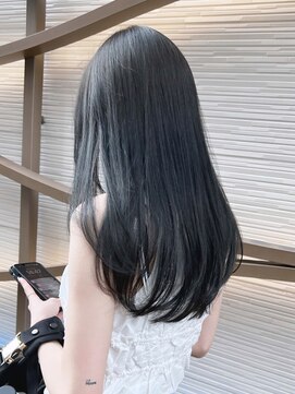 ニトバイアンキシム(nit by ahnkism) オリーブグレージュミディアムロングレイヤーカット堀江