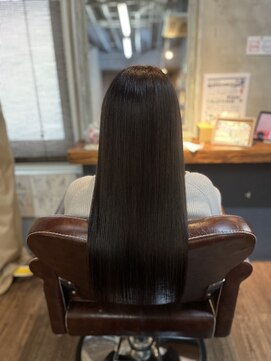 スローネ(THRONE) 髪質改善酸性ストレートで艶髪／20代30代40代／新宿